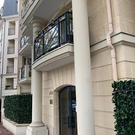 Lieu De Ressourcement A Robinson Apartman Le Plessis-Robinson Kültér fotó
